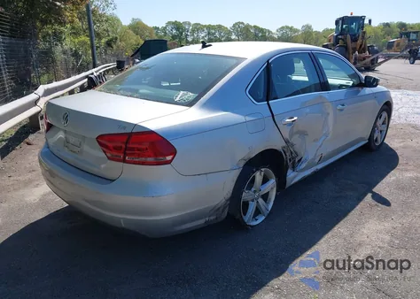 2015 Volkswagen Passat 1.8T Limited Edition из США, поврежденный, VIN 1VWAT7A37FC114062